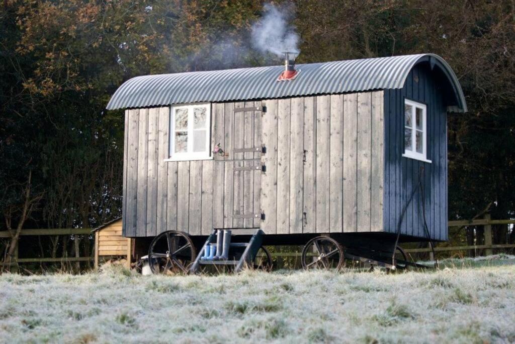 Molly Dishwasher Shepherds Hut Frant ภายนอก รูปภาพ