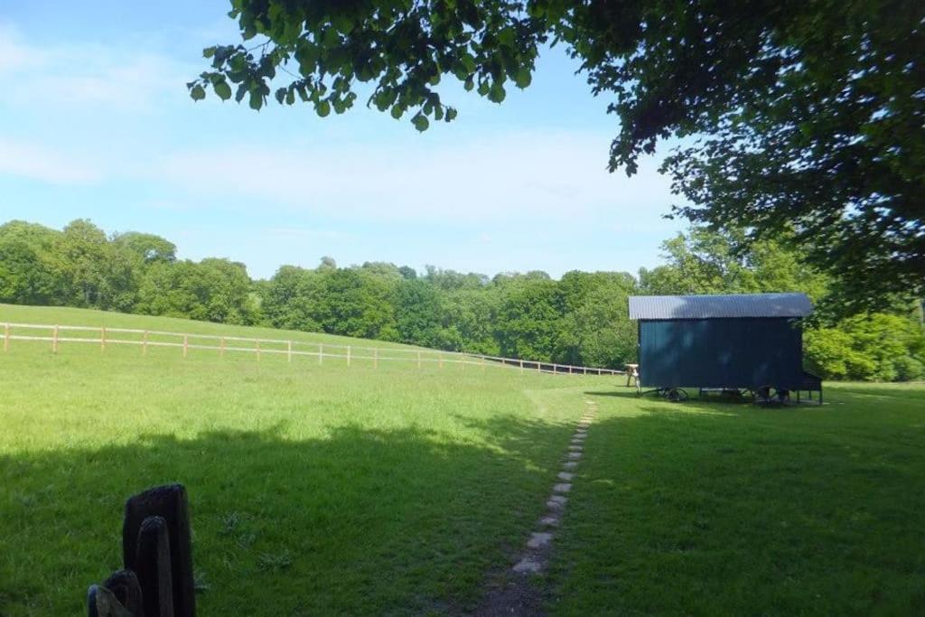 Molly Dishwasher Shepherds Hut Frant ภายนอก รูปภาพ